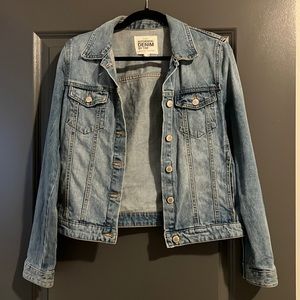 Size medium Zara jean jacket